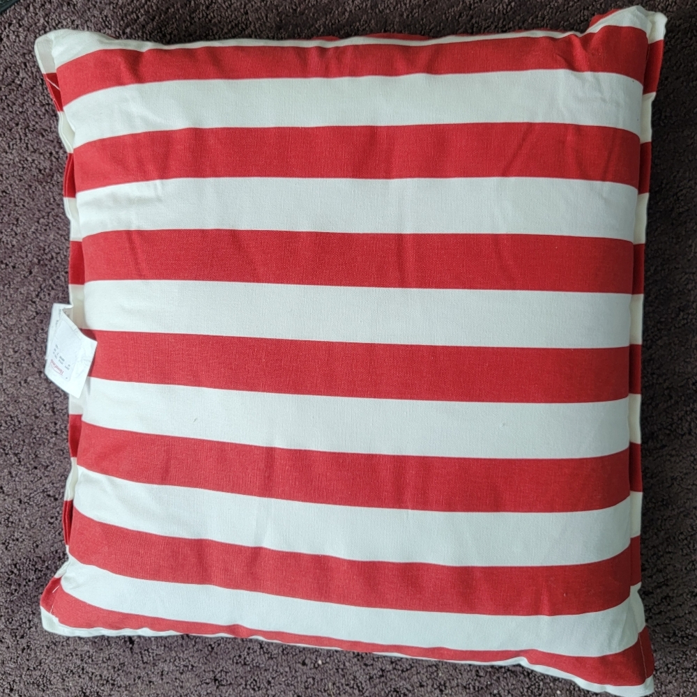 Pillow - Picture 2 of 3